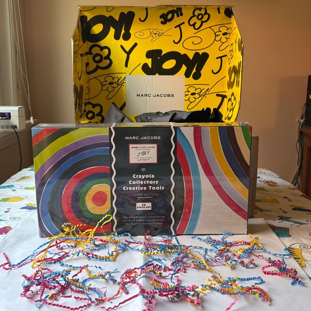 ✏️ DAVID SHRIGLEY X CRAYOLA X MARC JACOBS COLORED PENCILS ✏️  NWT ✏️